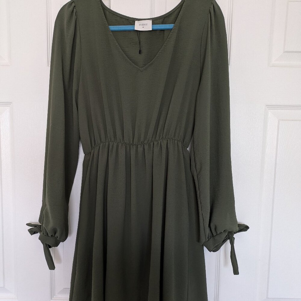 Everly Green Dress with Long Sleeves and Ties - Large